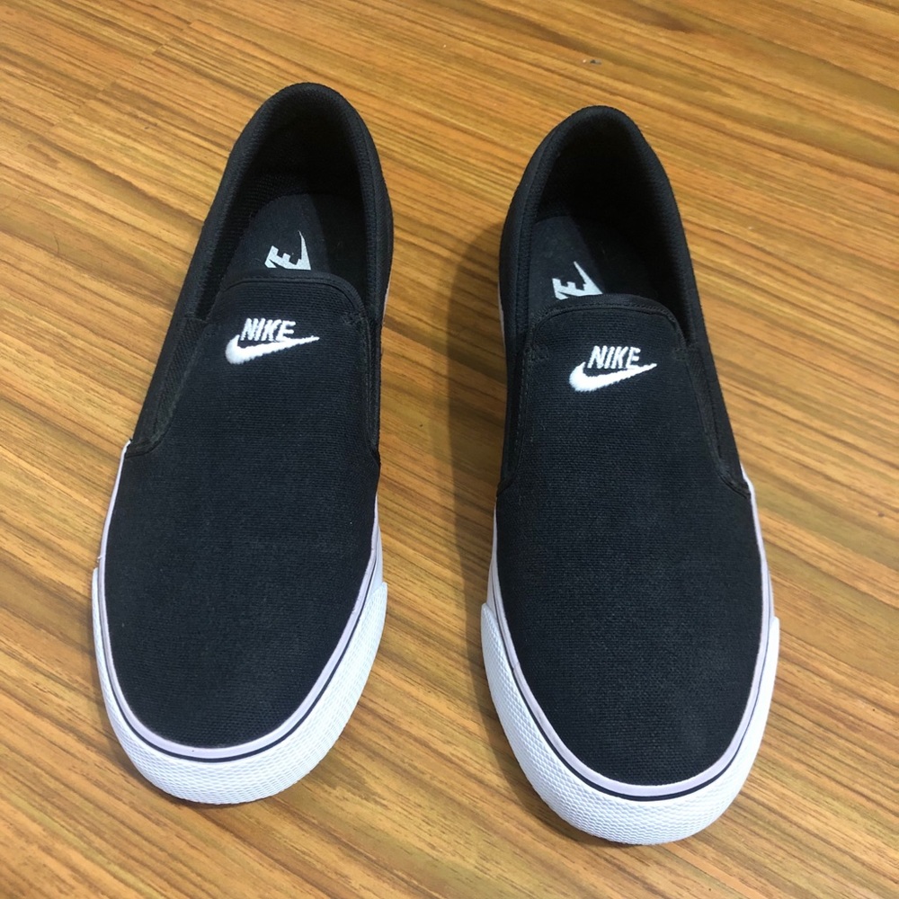 Nike toki slip on canvas